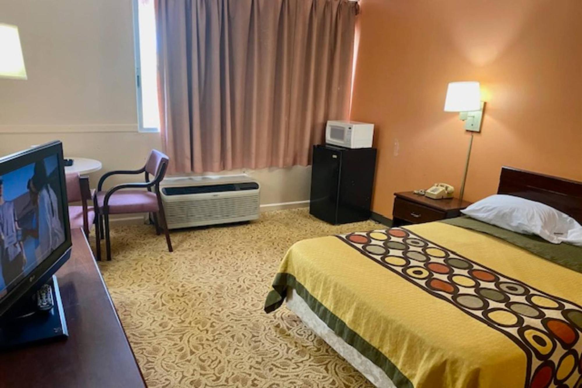 Red Carpet Inn & Suites Lima -Listing Partner מראה חיצוני תמונה