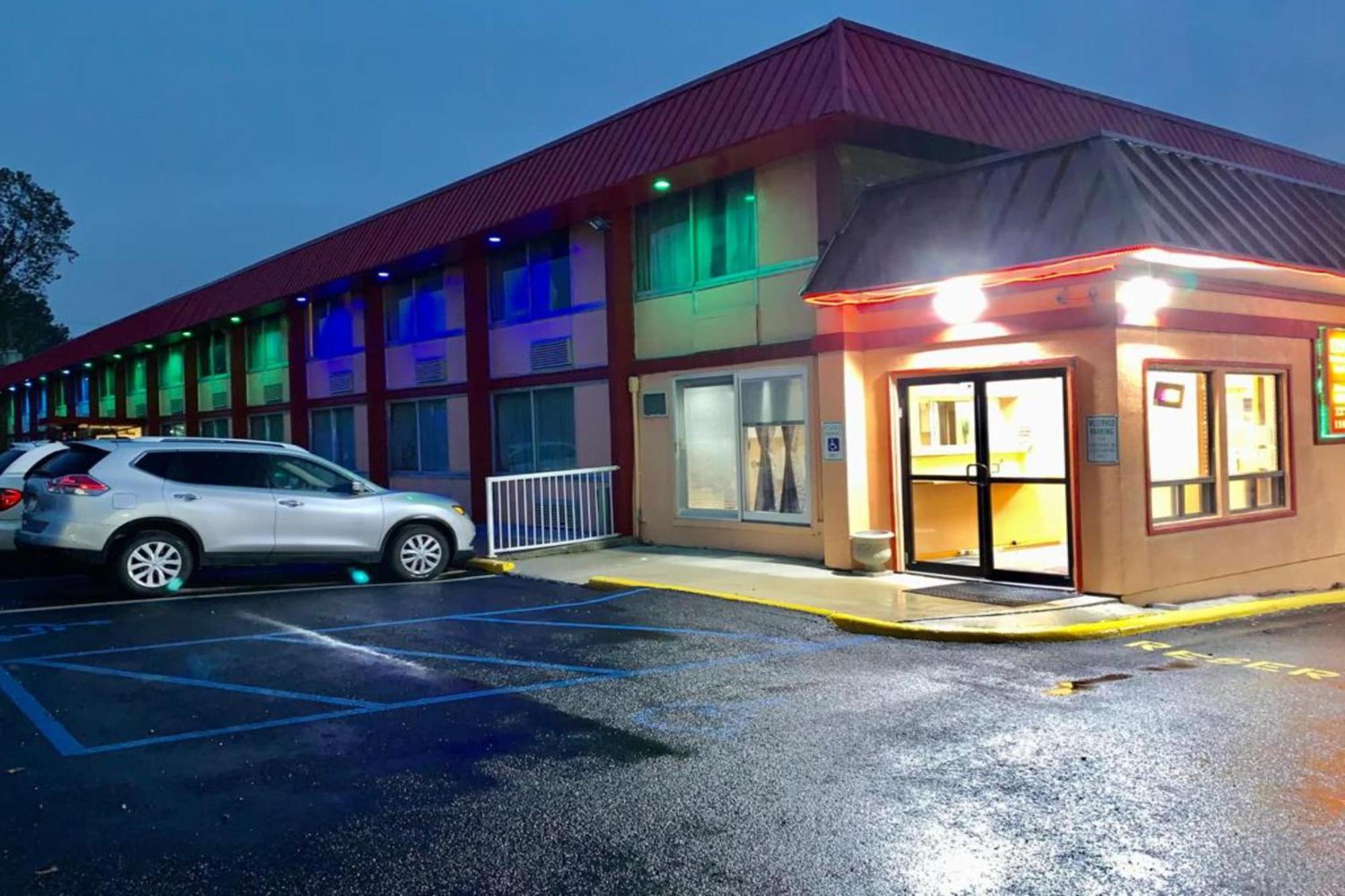 Red Carpet Inn & Suites Lima -Listing Partner מראה חיצוני תמונה