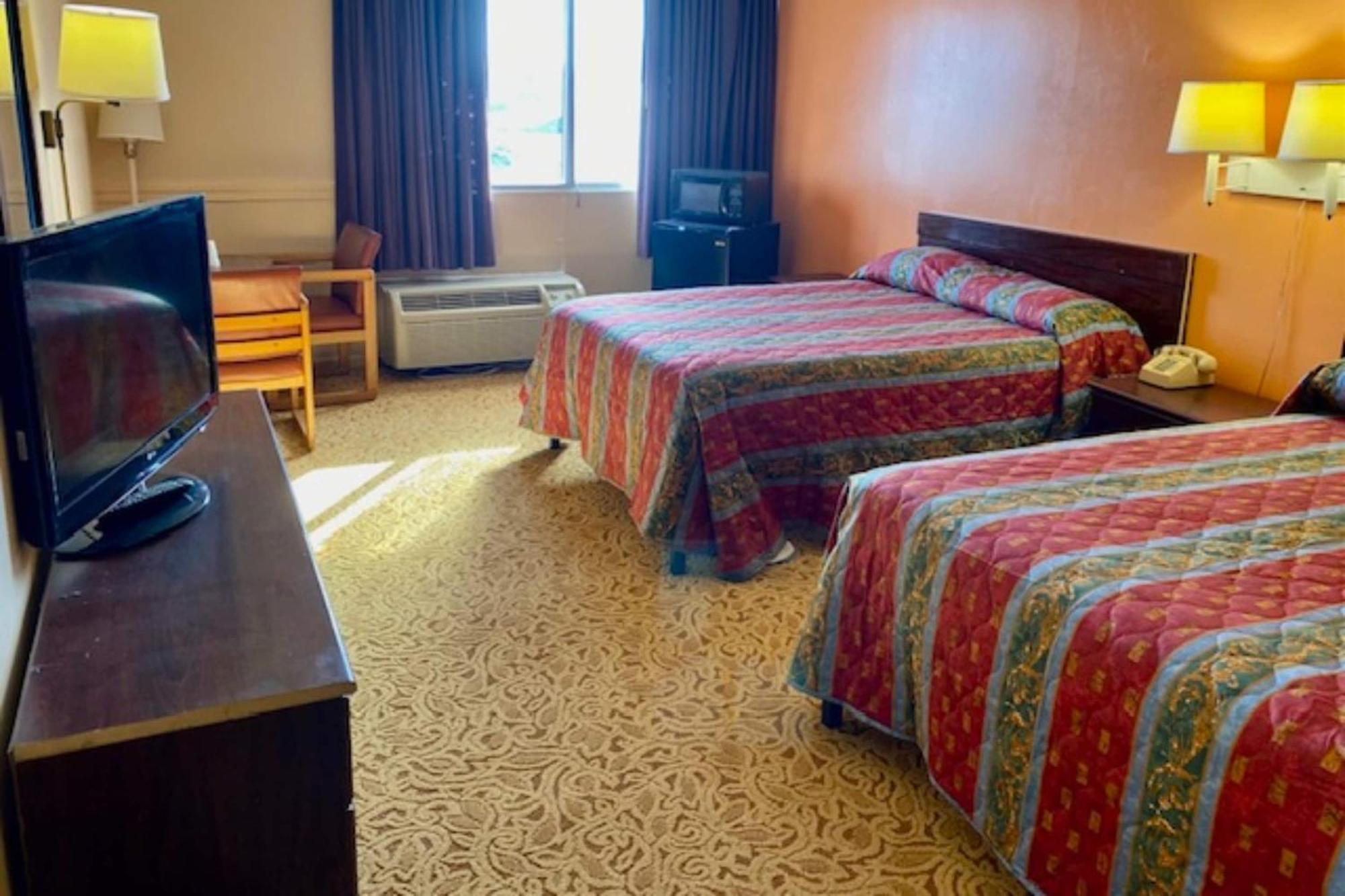 Red Carpet Inn & Suites Lima -Listing Partner מראה חיצוני תמונה